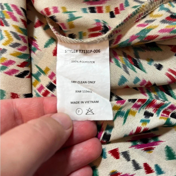 Lush Aztec 3/4 Length Button Up Sleeve V Neck Collarless Blouse Women's Small - Picture 2 of 5